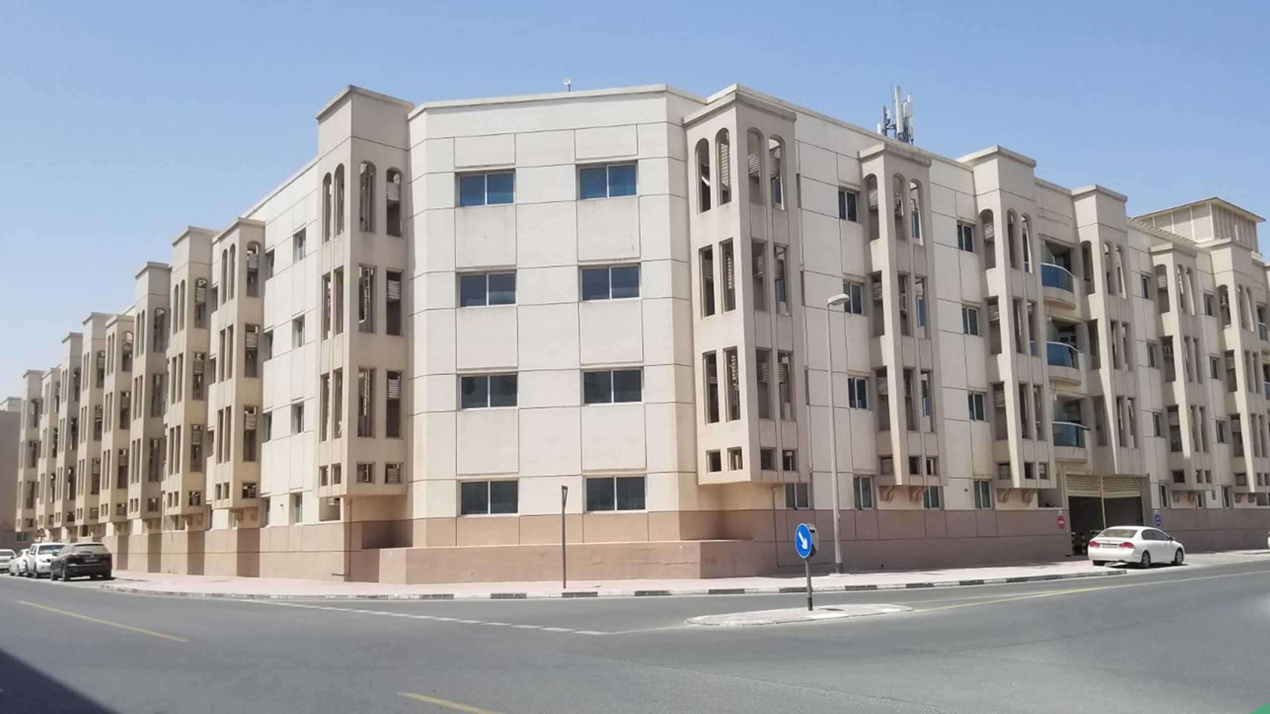 R327 F BLOCK BUILDING MUHAISNAH min